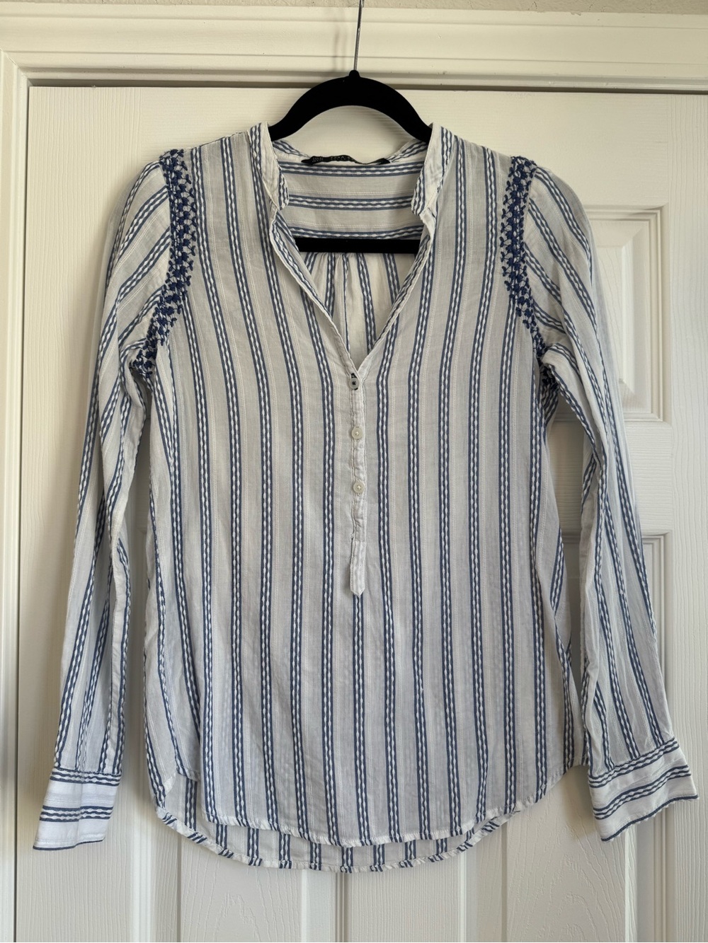 Zara White & Blue Striped Button-Front Women’s Shirt